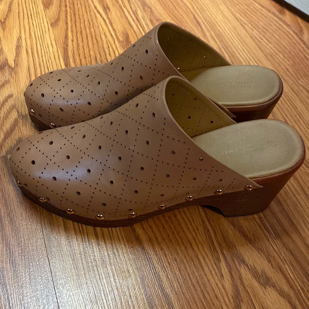 Aerosoles by Martha Steward Clog size 9.5 womens